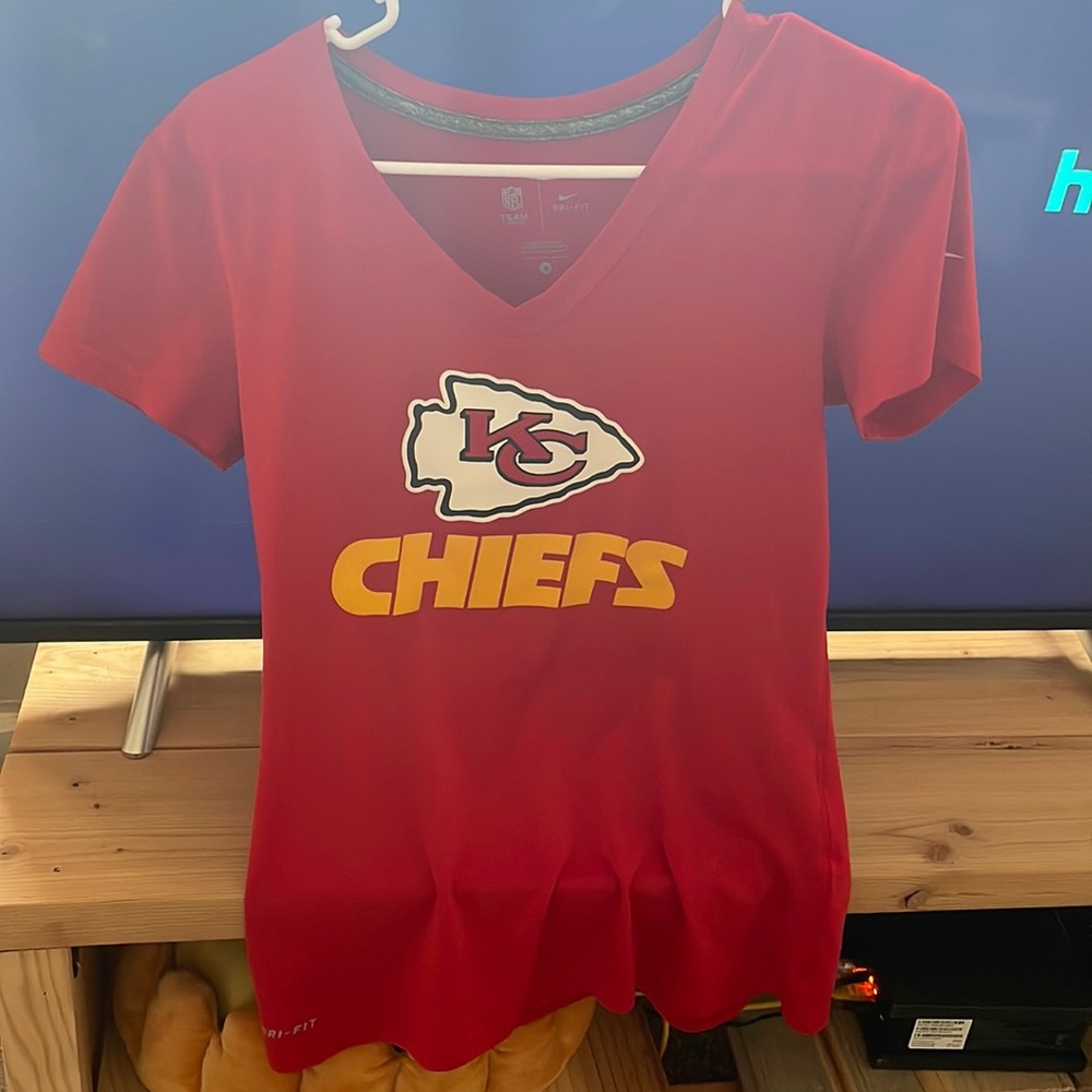 NFL Apparel Chiefs Dryfit Shirt-small